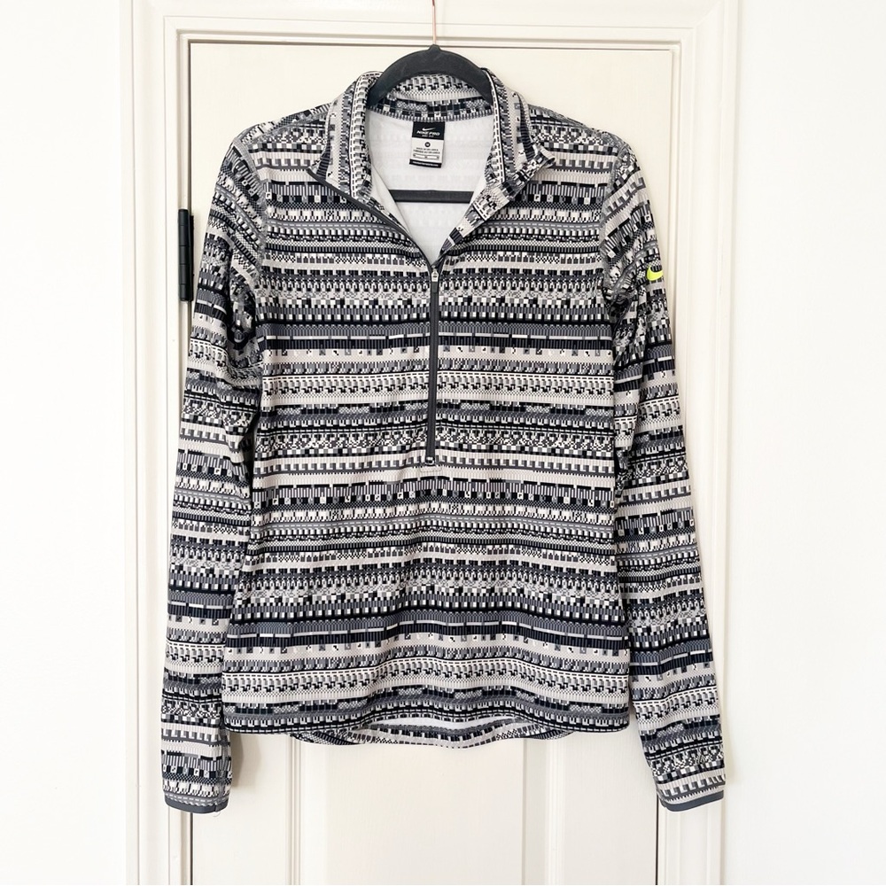 Nike Pro Hyperwarm 8-Bit Size M Half Zip 1/2 Pullover Gray & Black Women’s